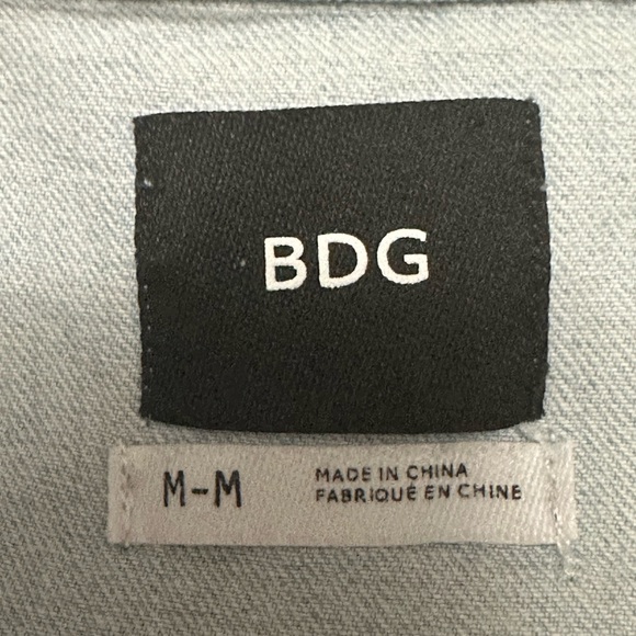 BDG Women’s Light Wash Denim Cropped Jean Jacket Size Medium - Picture 6 of 7